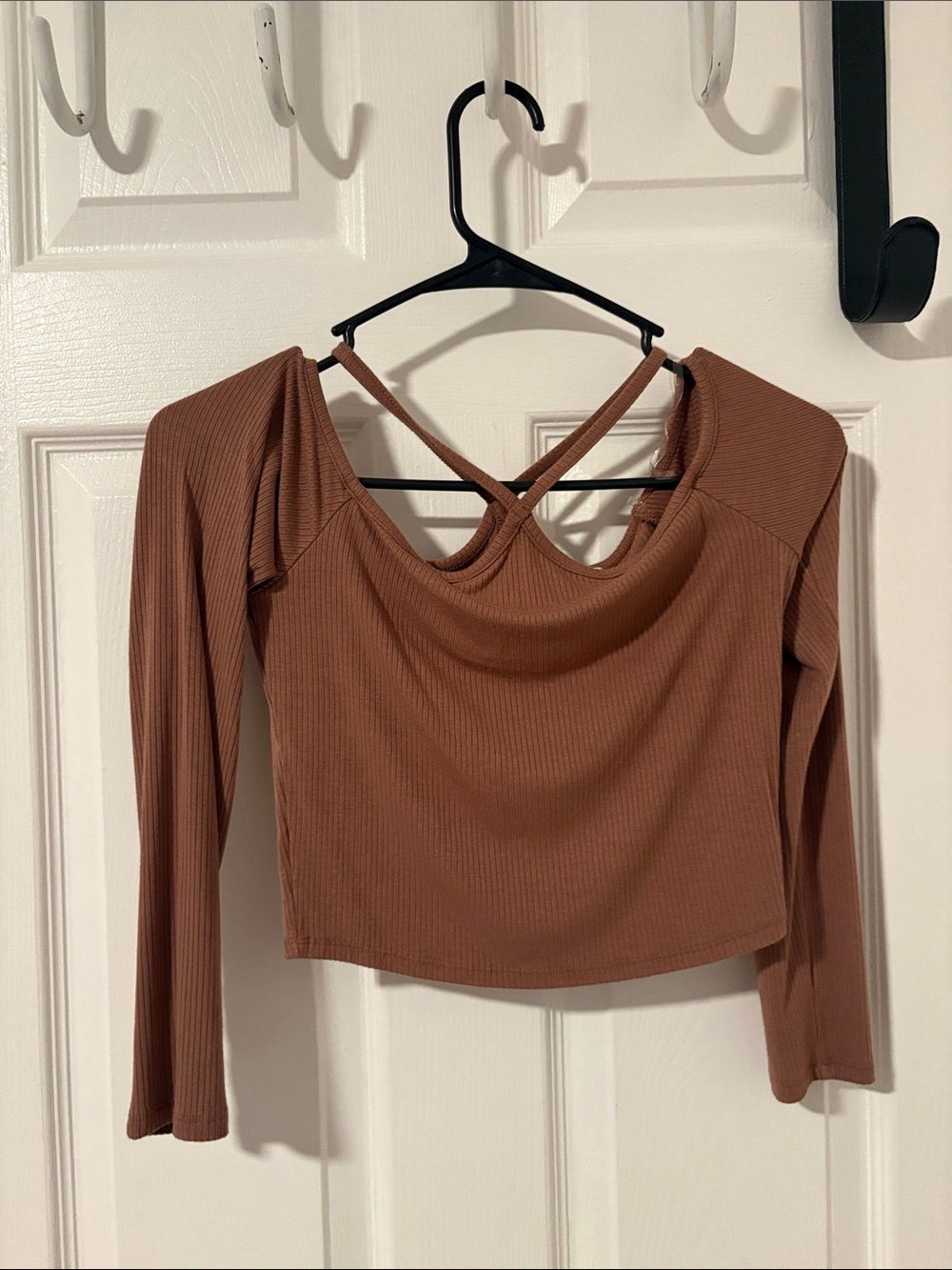 Women's Ribbed Long Sleeve Crop Top - Brown